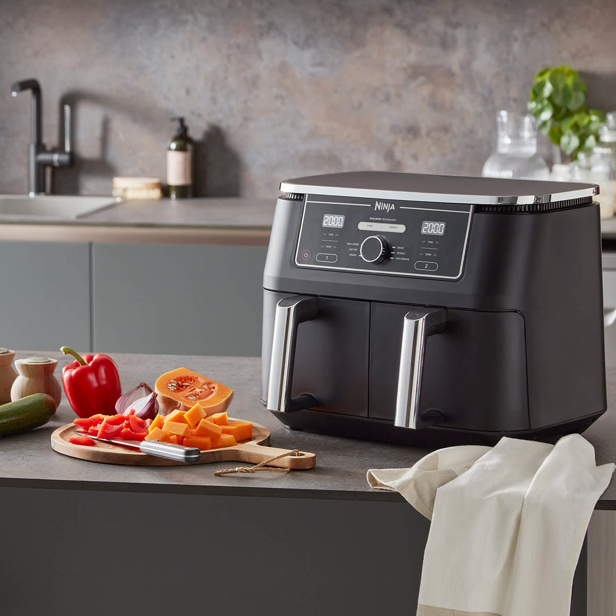 Ninja Foodi MAX Dual Zone Airfryer AF400EU – officiell produktbild från Ninja