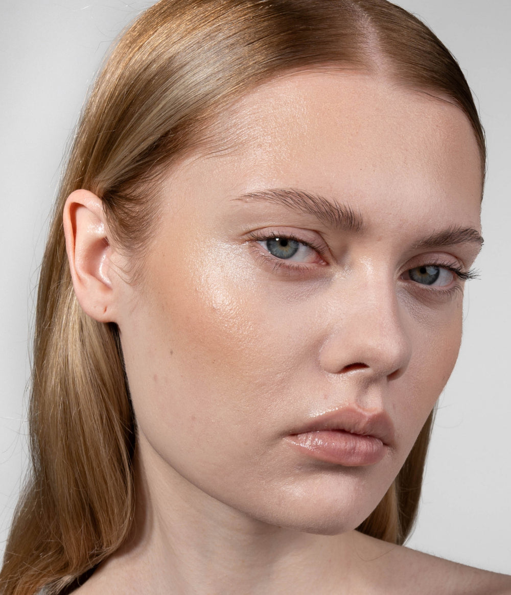 GLOW BRONZER – officiell produktbild från CAIA Cosmetics