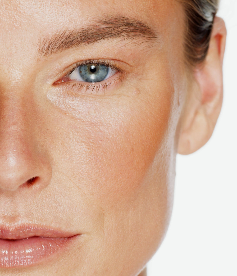 GLOW BRONZER – officiell produktbild från CAIA Cosmetics