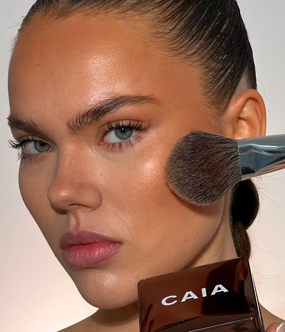 GLOW BRONZER – officiell produktbild från CAIA Cosmetics