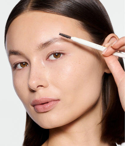 PRECISION BROWS – officiell produktbild från CAIA Cosmetics