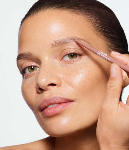 PRECISION BROWS – officiell produktbild från CAIA Cosmetics